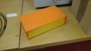Vorschaubild für Datei:Ulo orange box.jpg